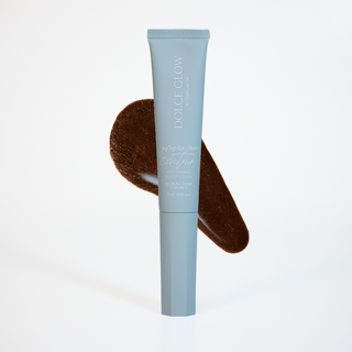 
  
    Dolce Glow Gimme More Contour – Closed Packaging and Texture Display
  
